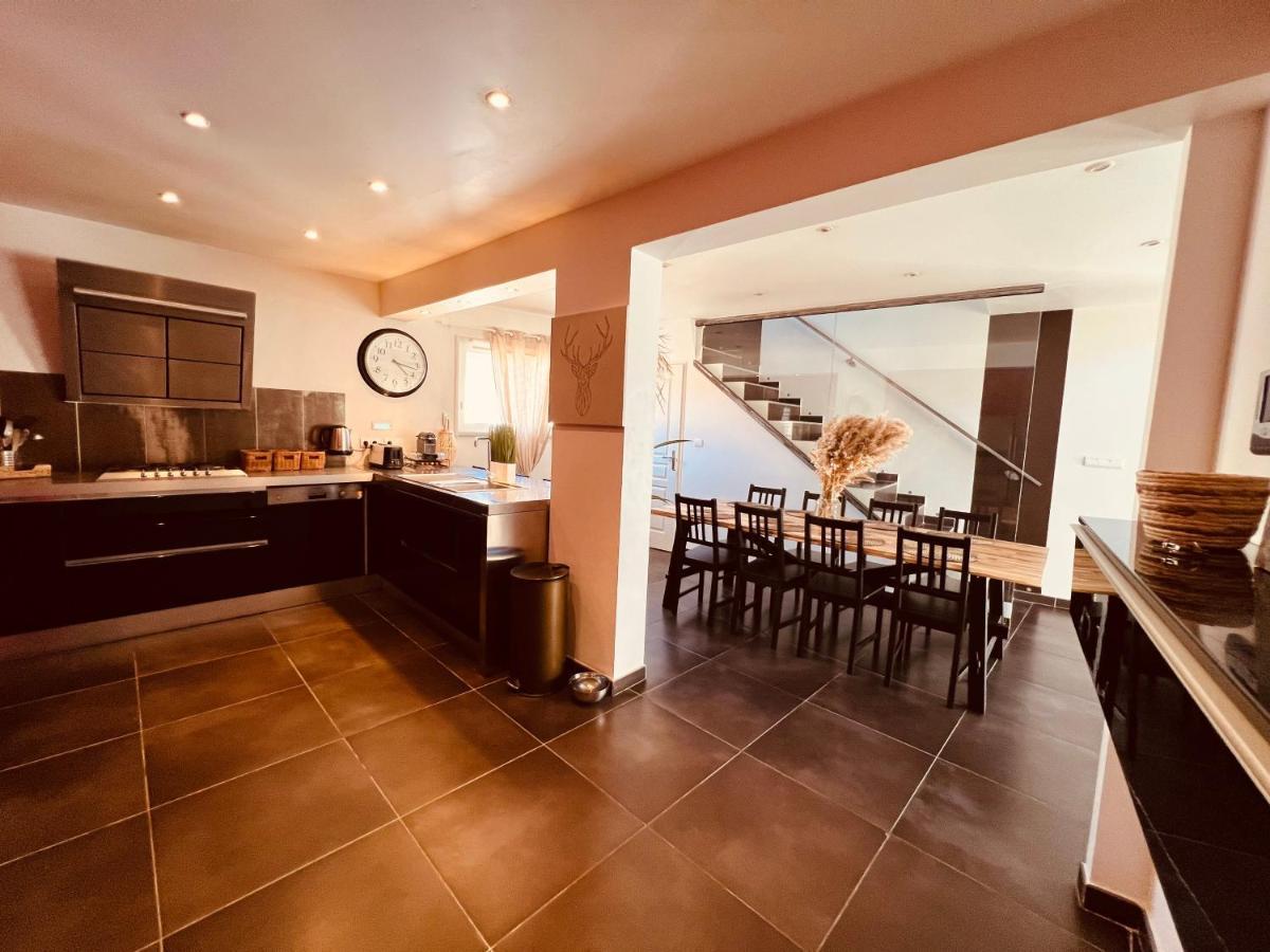 Maison De Village Ecusson - Logement Entier - 160M2 - 4Chambres - Centre Ville - Terrasse - Climatise Nimes Ngoại thất bức ảnh